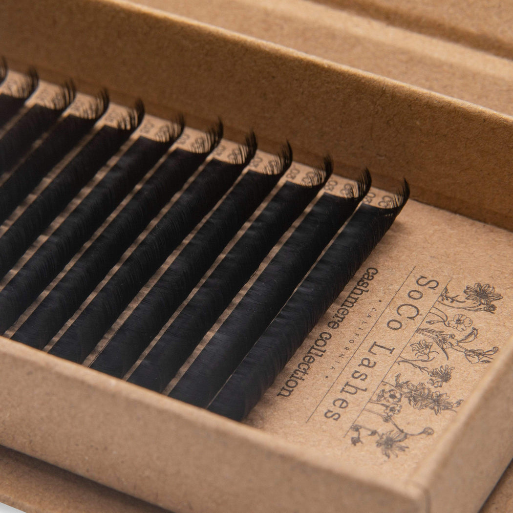 SoCo Lashes Eyelash Extensions MegaVolume 0.03 Mix Tray